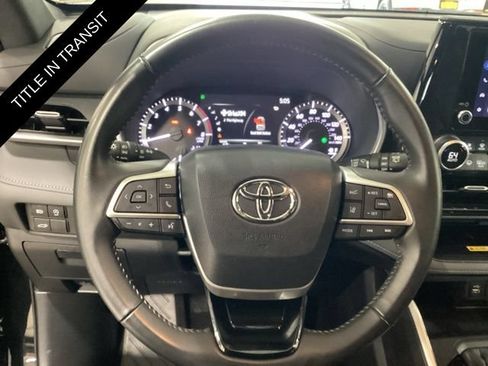 Used 2023 Toyota Highlander XSE AWD/4WD image 7