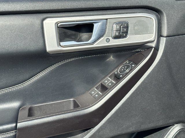 Used 2020 Ford Explorer Limited RWD image 13