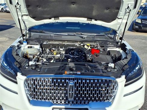 Certified 2022 Lincoln Corsair AWD w/ Equipment Group 101A image 3