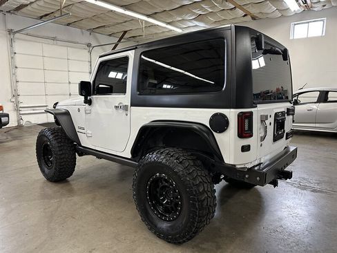 Used 2016 Jeep Wrangler Sport w/ Quick Order Package 24S AWD/4WD image 5
