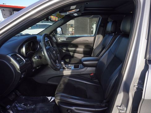 Used 2017 Jeep Grand Cherokee Altitude image 22