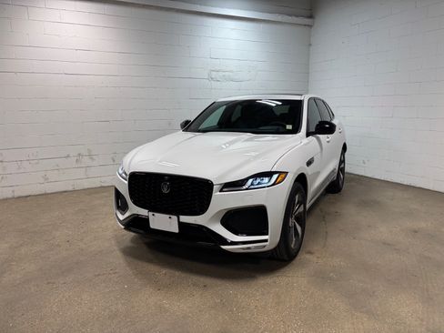 Used 2026 Jaguar F-PACE R-Dynamic S AWD/4WD image 2