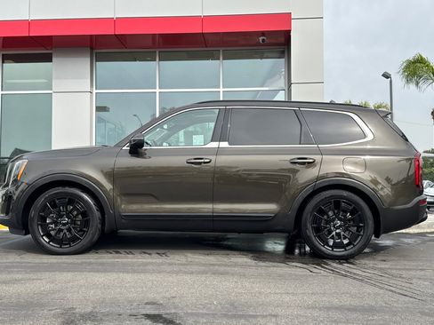 Used 2022 Kia Telluride EX w/ EX Premium Package image 7