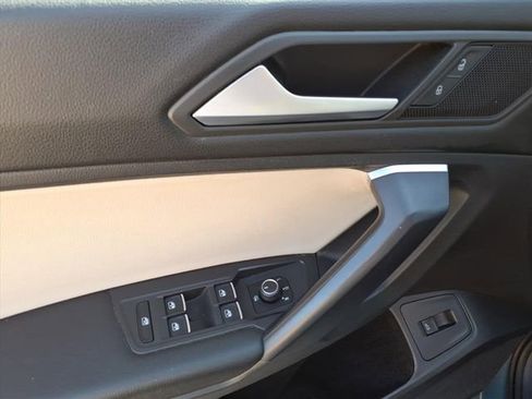 Used 2021 Volkswagen Tiguan SEL image 21