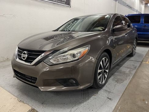 Used 2017 Nissan Altima 2.5 SV FWD image 4