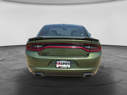 Used 2022 Dodge Charger SXT w/ Blacktop Package RWD image 9