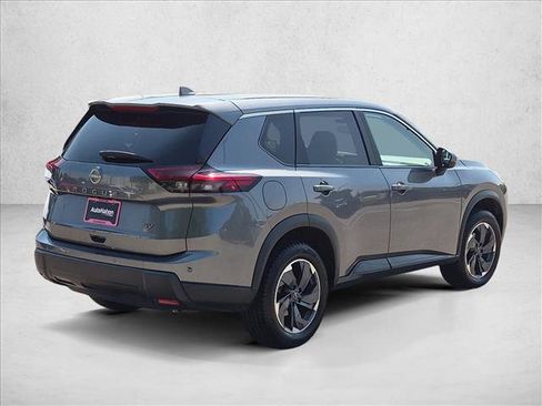 Used 2024 Nissan Rogue SV FWD image 5