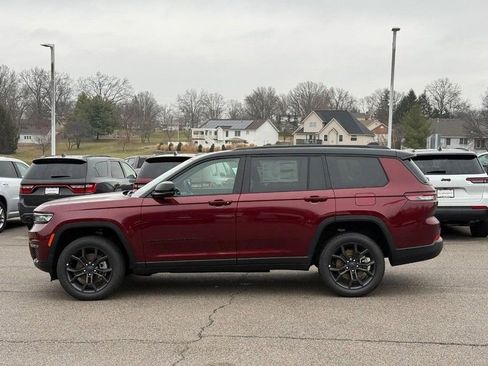 New 2025 Jeep Grand Cherokee L Limited AWD/4WD image 2