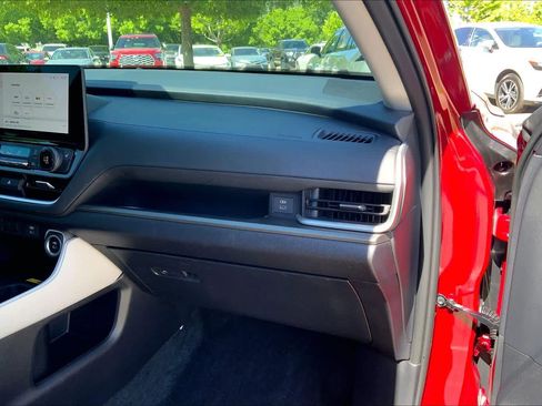 Used 2025 Toyota Grand Highlander XLE FWD image 19