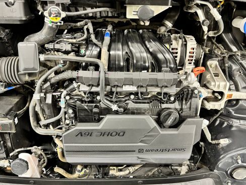 Used 2021 Hyundai Elantra SEL w/ Preferred Accessory Package FWD image 24