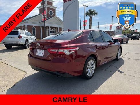 Used 2019 Toyota Camry LE image 5