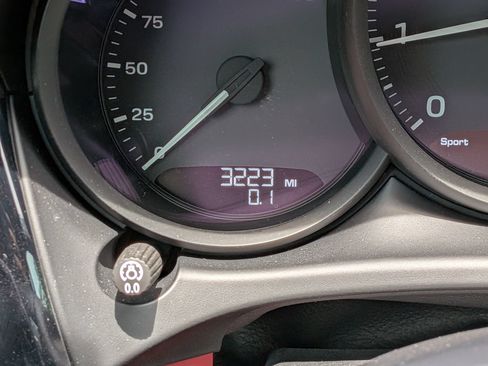 Certified 2026 Porsche Macan AWD/4WD image 11