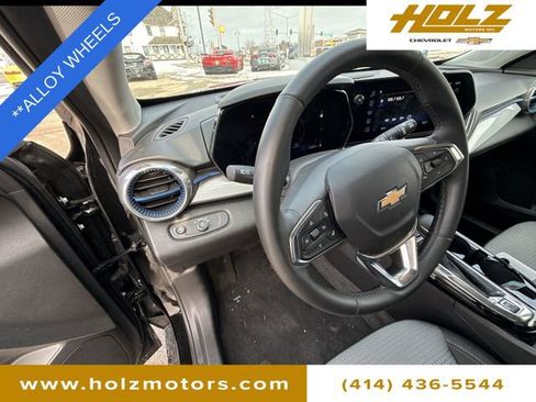 Used 2025 Chevrolet Trax LT w/ Driver Confidence Package image 10