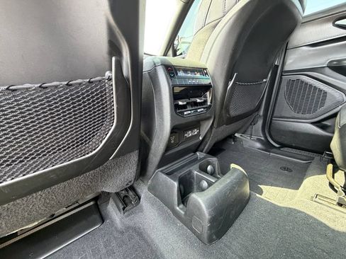 Used 2023 Jeep Grand Cherokee L Laredo AWD/4WD image 17