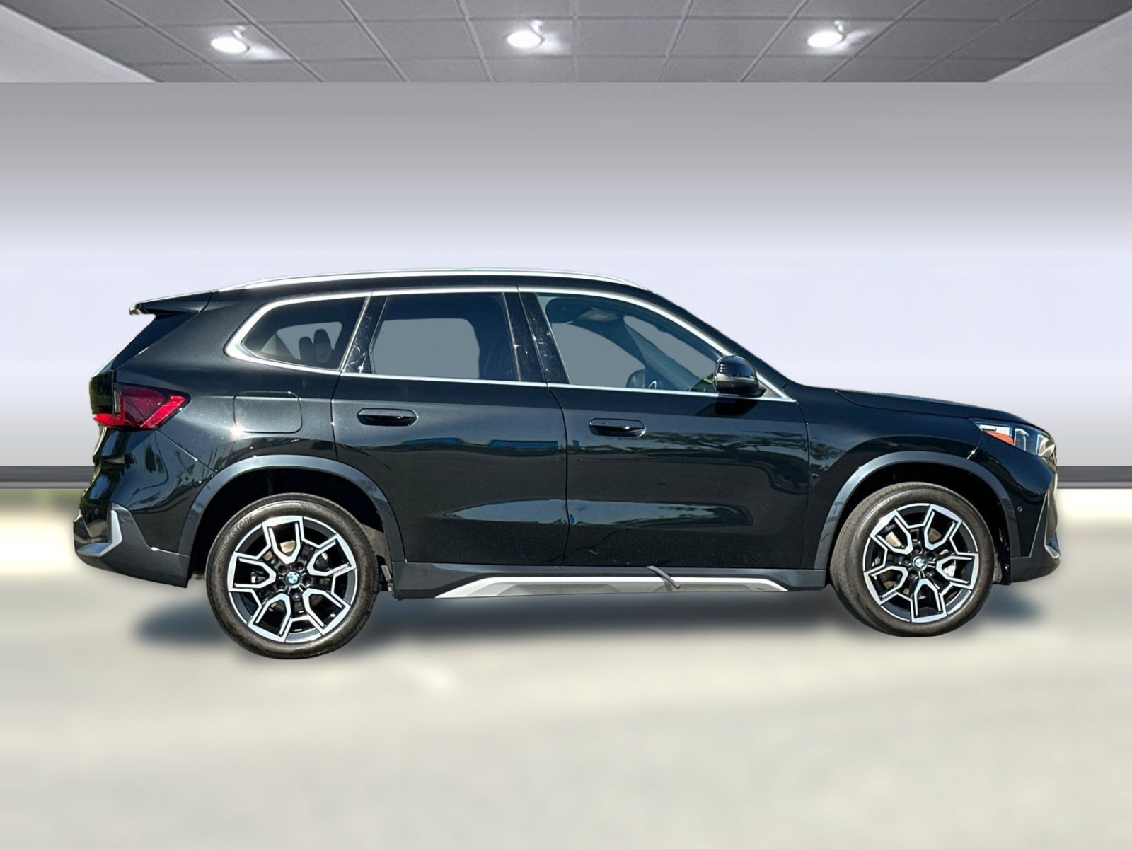 Used 2025 BMW X1 xDrive28i AWD/4WD image 7