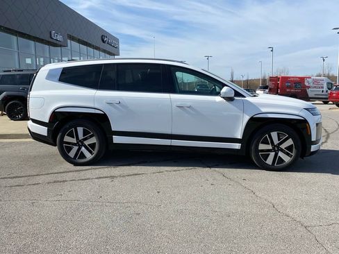 Used 2026 Hyundai Ioniq 9 SEL image 9