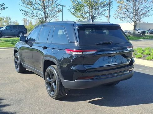 Certified 2025 Jeep Grand Cherokee Limited w/ Black Appearance Package AWD/4WD image 6
