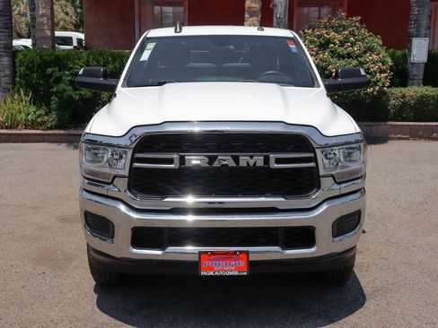 Used 2022 RAM 2500 Tradesman w/ Chrome Appearance Group image 3