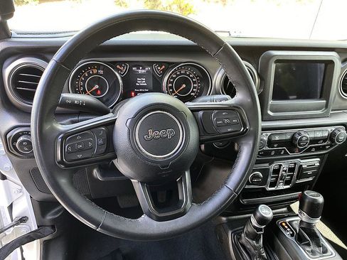Used 2023 Jeep Gladiator Sport AWD/4WD image 13