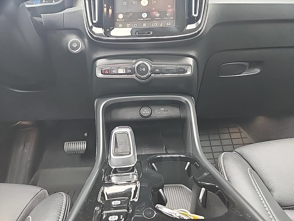 Certified 2026 Volvo XC40 B5 Plus AWD/4WD image 35