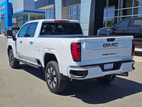 New 2026 GMC Sierra 3500 Denali w/ Denali Reserve Package AWD/4WD image 3
