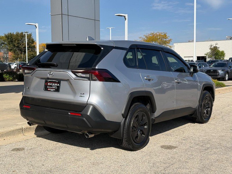 Used 2022 Toyota RAV4 LE AWD/4WD image 3