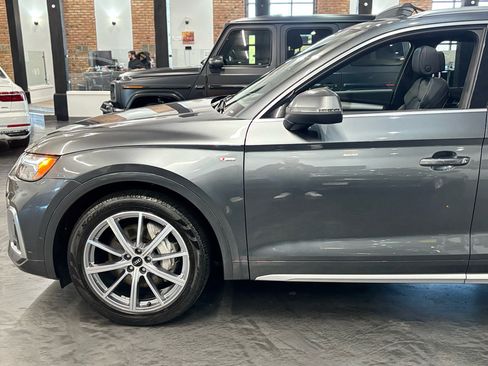 Used 2022 Audi Q5 e Prestige w/ Prestige Package image 20