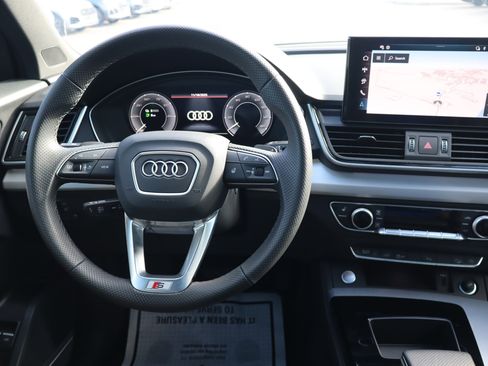 Used 2025 Audi Q5 e Premium Plus image 10