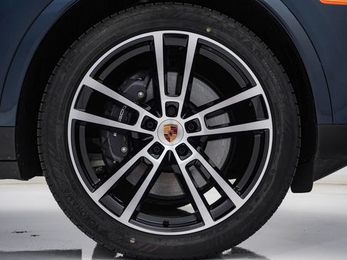 Certified 2026 Porsche Cayenne Coupe AWD/4WD image 10