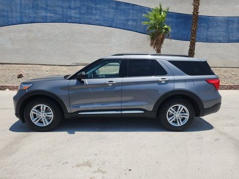 Used 2022 Ford Explorer XLT w/ Equipment Group 202A image 8