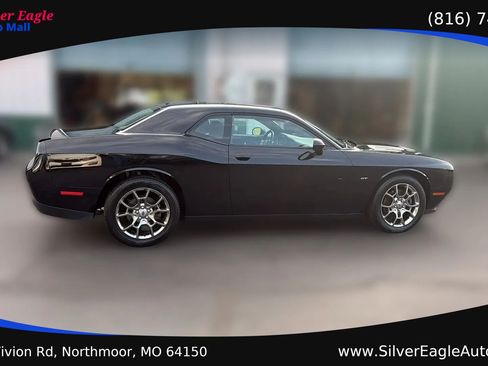 Used 2017 Dodge Challenger GT w/ Driver Convenience Group AWD/4WD image 6