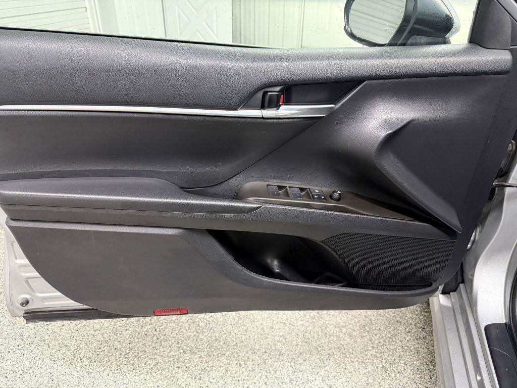 Used 2021 Toyota Camry SE FWD image 20