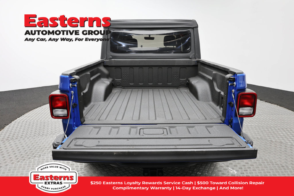 Used 2021 Jeep Gladiator Overland AWD/4WD image 8