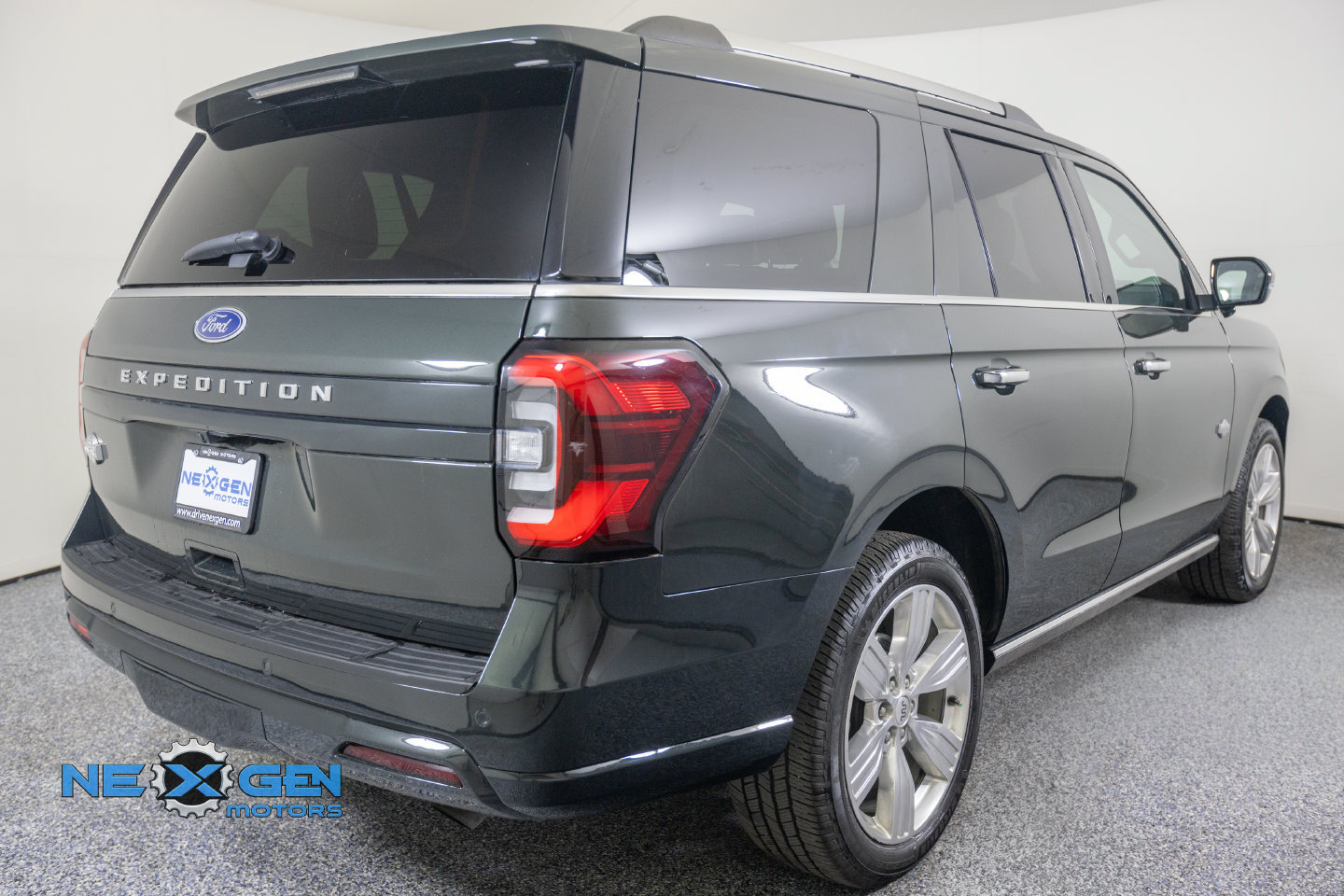 Used 2023 Ford Expedition King Ranch AWD/4WD image 37