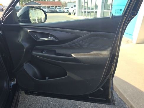 Used 2025 Buick Envista Sport Touring image 43