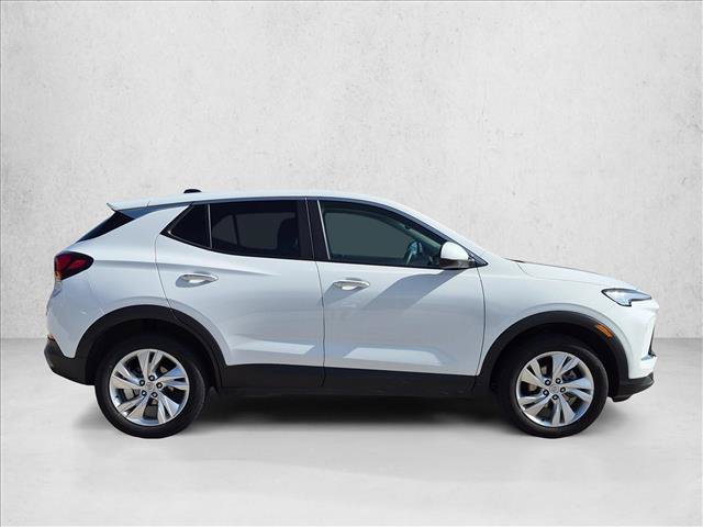 Used 2025 Buick Encore GX Preferred AWD/4WD image 4