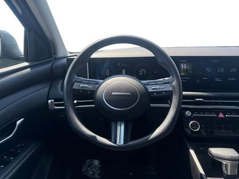 Used 2025 Hyundai Tucson SEL FWD image 13