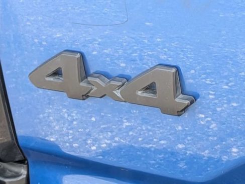 Used 2016 Toyota Tacoma SR5 w/ SR5 Appearance Package (SN) AWD/4WD image 13
