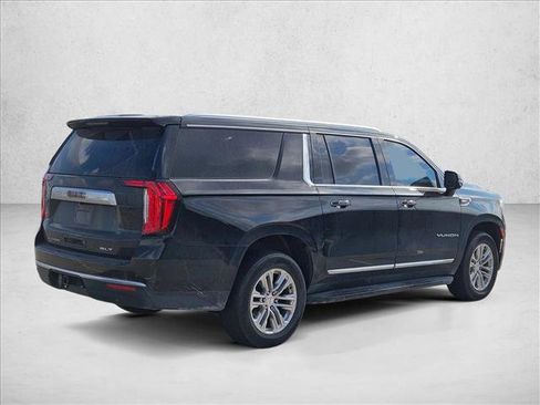 Used 2021 GMC Yukon XL SLT w/ SLT Premium Package image 5