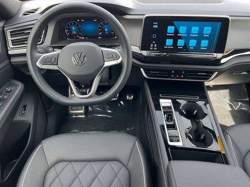 Used 2026 Volkswagen Atlas Cross Sport SEL Premium R-Line w/ MDO Package AWD/4WD image 5