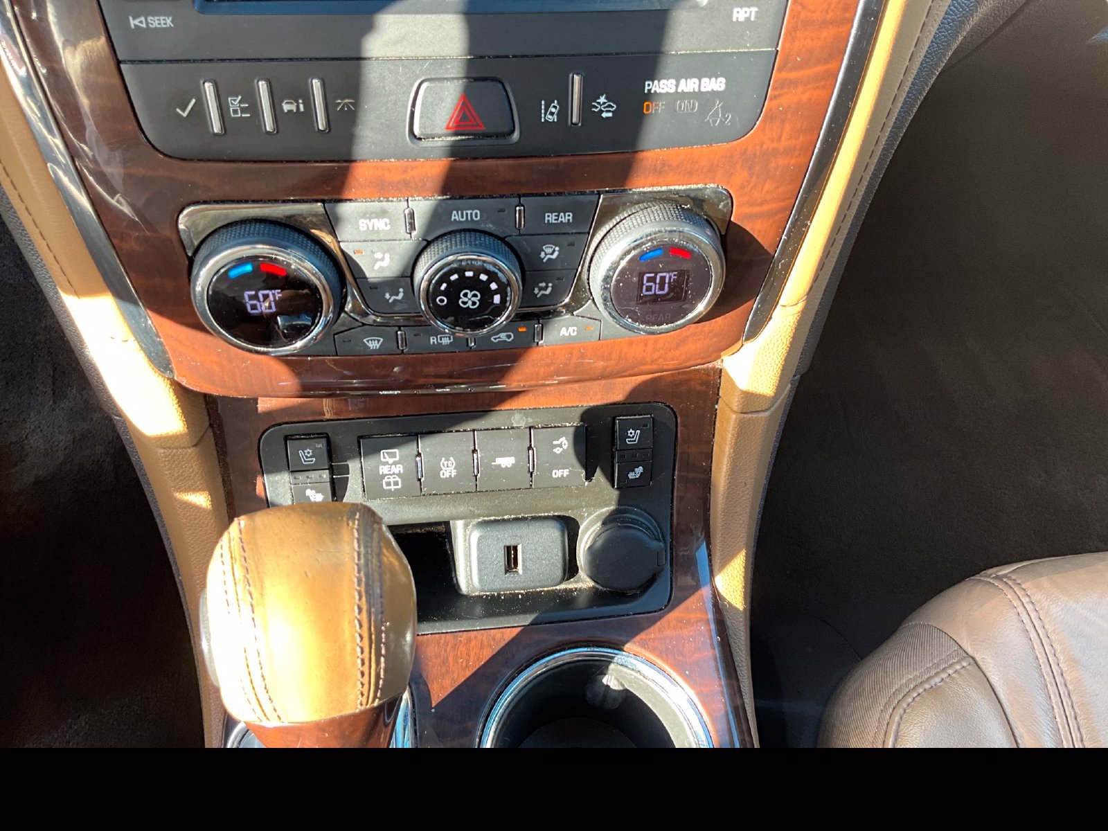 Used 2016 Buick Enclave Premium w/ Experience Buick Package FWD image 19