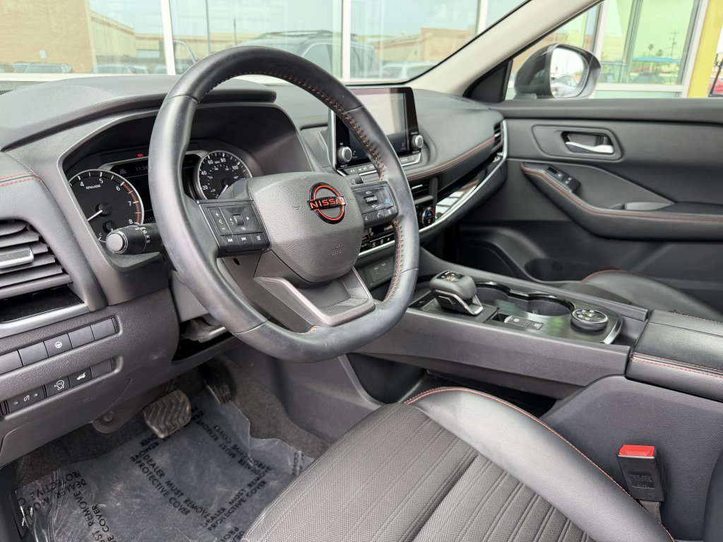 Used 2025 Nissan Rogue SV AWD/4WD image 30