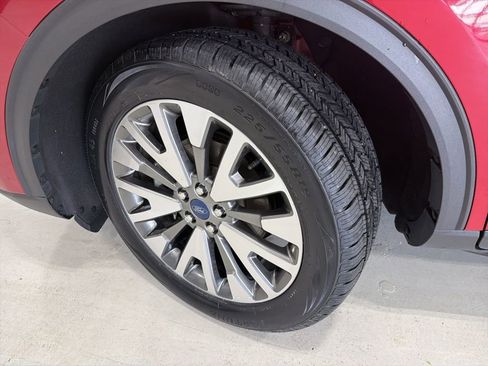 Used 2022 Ford Escape Titanium AWD/4WD image 4