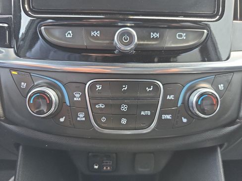 Used 2023 Chevrolet Traverse High Country AWD/4WD image 31