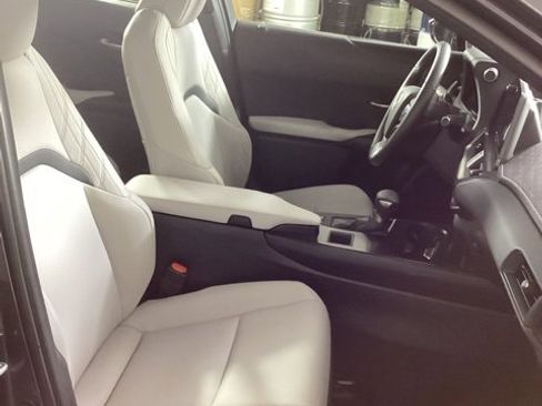 Used 2024 Lexus UX 250h AWD image 19