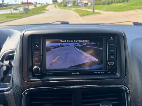 Used 2019 Dodge Grand Caravan GT FWD image 18