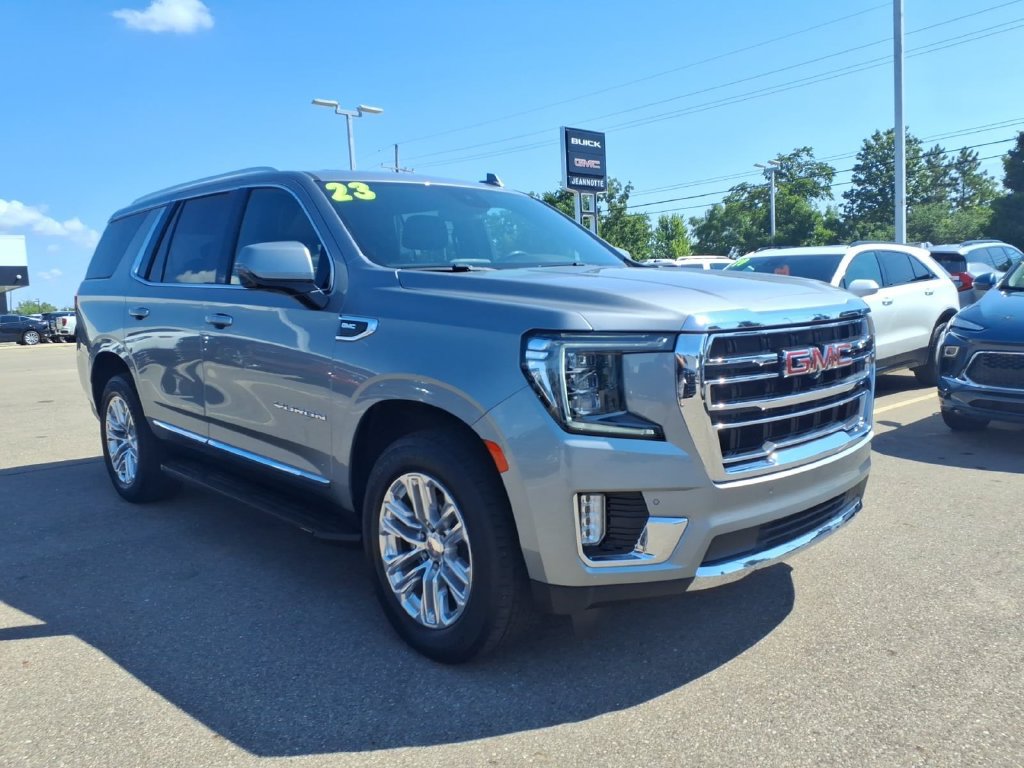 Used 2023 GMC Yukon SLT AWD/4WD image 3