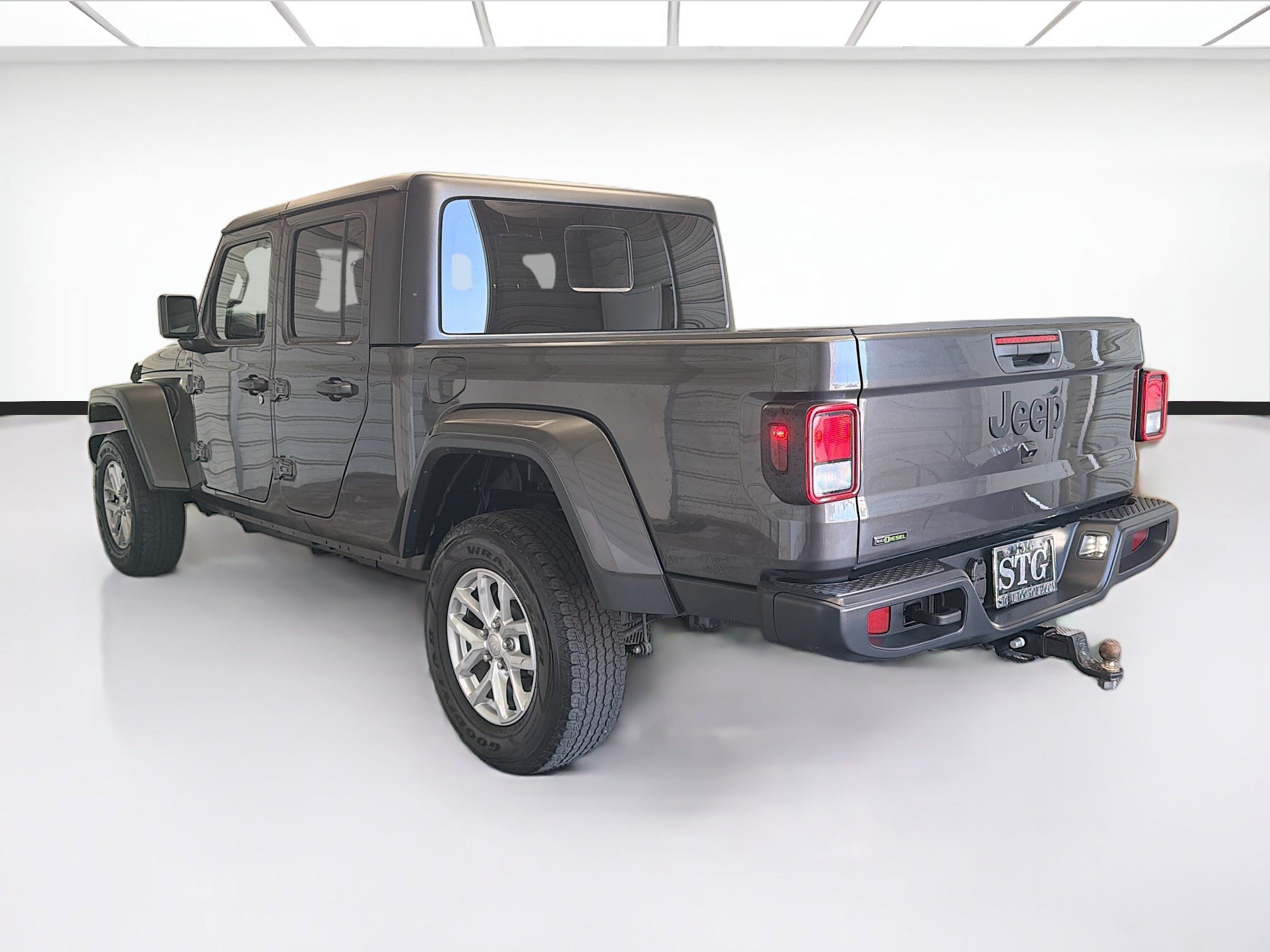 Used 2023 Jeep Gladiator Sport AWD/4WD image 6