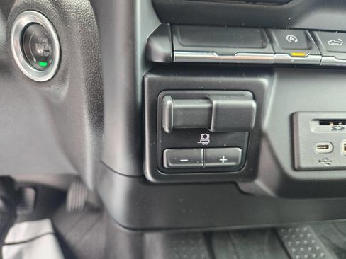 Used 2020 Chevrolet Silverado 1500 LT w/ All-Star Edition image 41