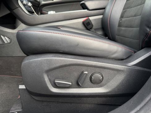 Used 2024 Ford Edge ST-Line image 14